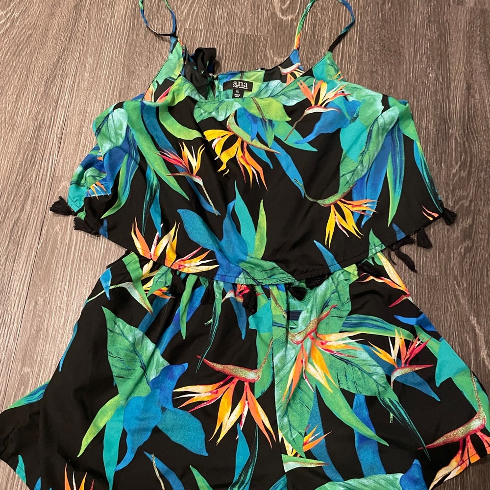 Tropical romper in great condition